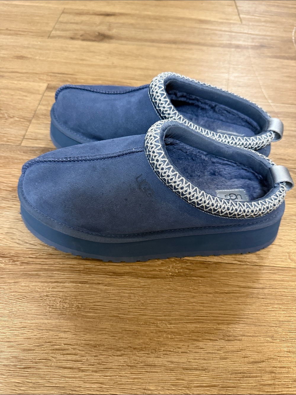 UGG light gray or blue Suede Slip-On Clog - Picture 3 of 9